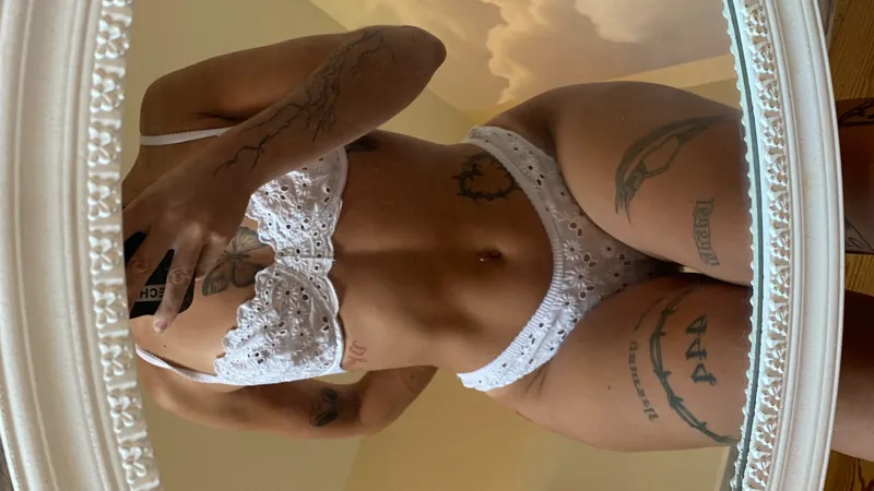 sely.skye onlyfans header image